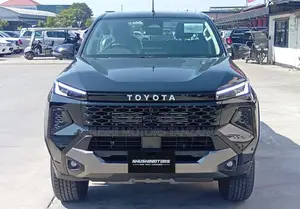 New Toyota Hilux 2025 Black
