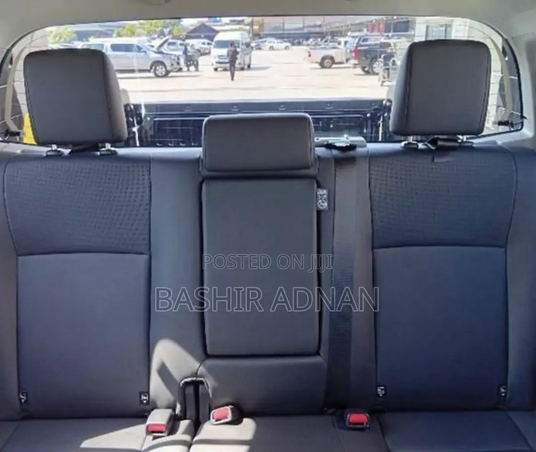 New Toyota Hilux 2025 Black