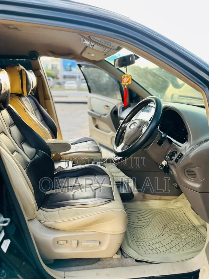 Toyota Harrier 2004 Black