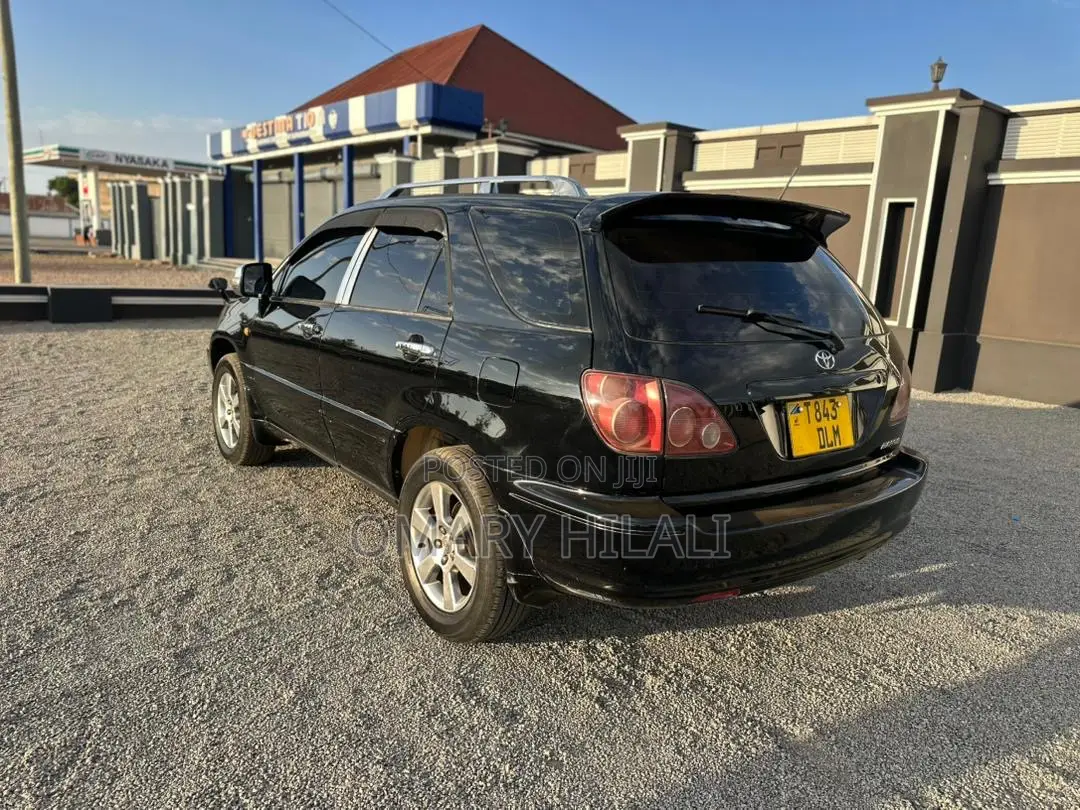 Toyota Harrier 2004 Black