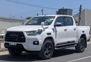 Toyota Hilux Revo Double Cab Deisel 2.4 AWD 2022 Pearl