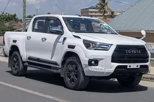 Toyota Hilux Revo Double Cab Deisel 2.4 AWD 2022 Pearl