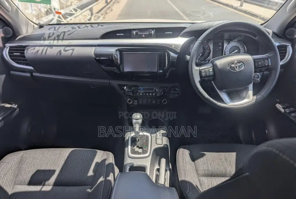 Toyota Hilux Revo Double Cab Deisel 2.4 AWD 2022 Pearl