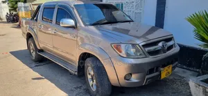 Toyota Hilux 2800 Raider D-Cab 2004 Brown