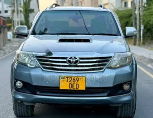 Toyota Fortuner 2013 Gray