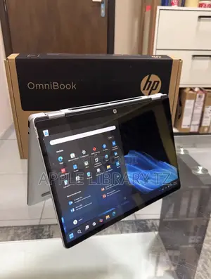 New Laptop HP OmniBook 5 Flip 8GB Intel Core i5 SSD 512GB