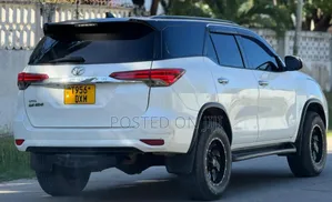 Toyota Fortuner 2018 White