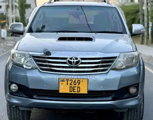 Toyota Fortuner 2013 Gray