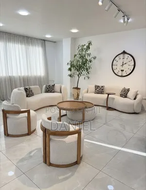Sofa Seti Ya Kisasa Kabisa Na Coffee Table