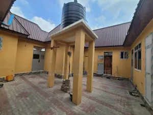 8bdrm Apartment in Mchakama Real Estate, Chamazi for sale