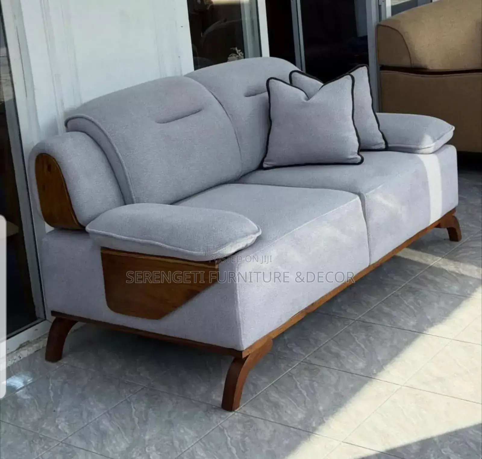 Two Seats Sofa With Mninga