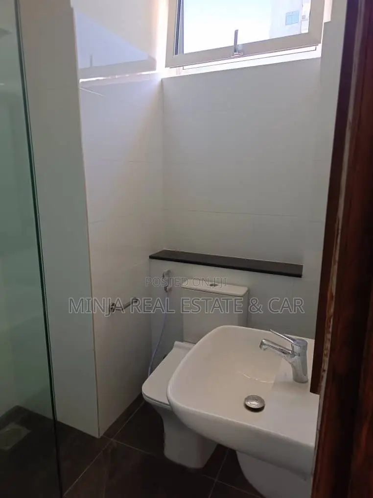 3bdrm Apartment in Upanga West for sale