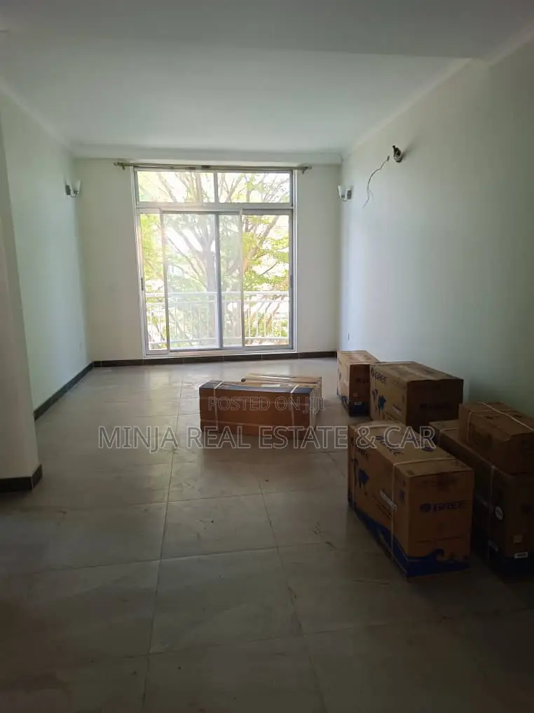 3bdrm Apartment in Upanga West for sale