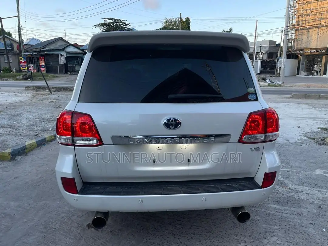 Toyota Land Cruiser 2008 White
