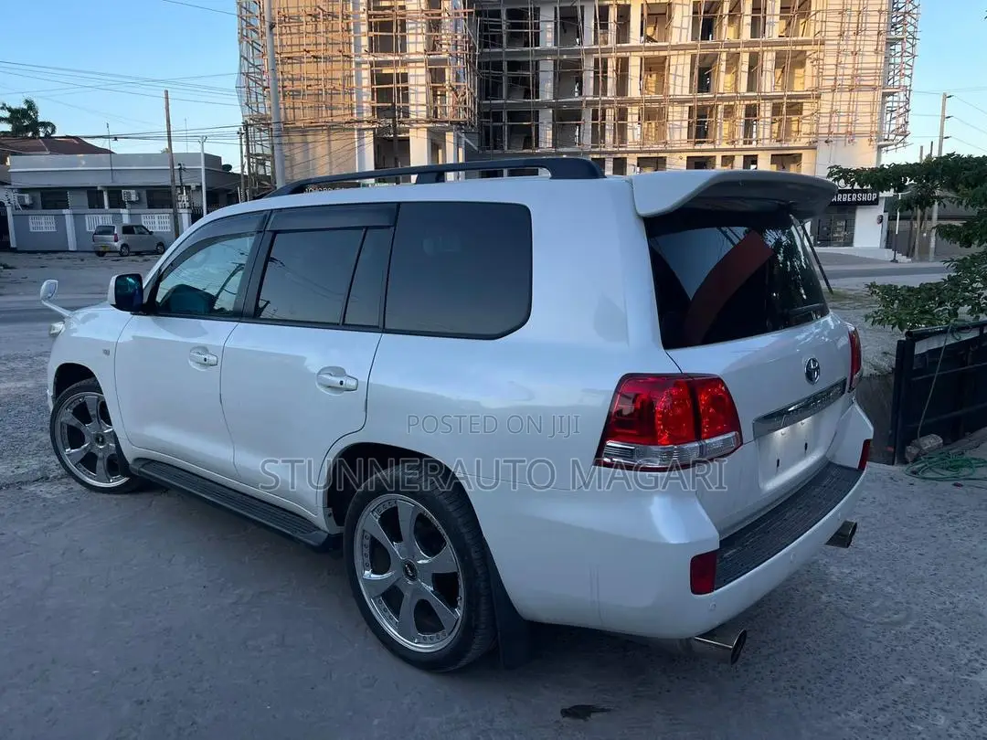 Toyota Land Cruiser 2008 White