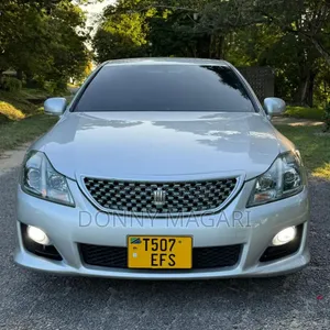 Toyota Crown 2009 Silver