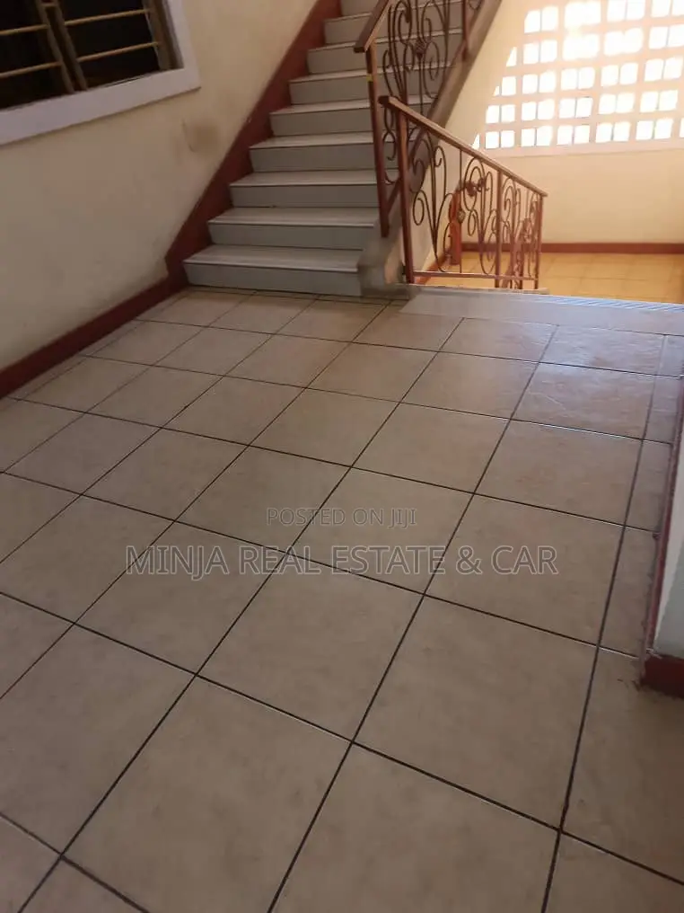 3bdrm Apartment in Upanga West for sale