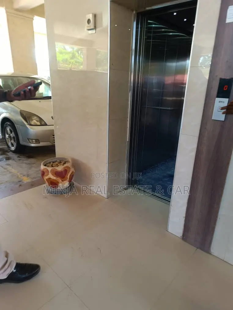 3bdrm Apartment in Upanga West for sale