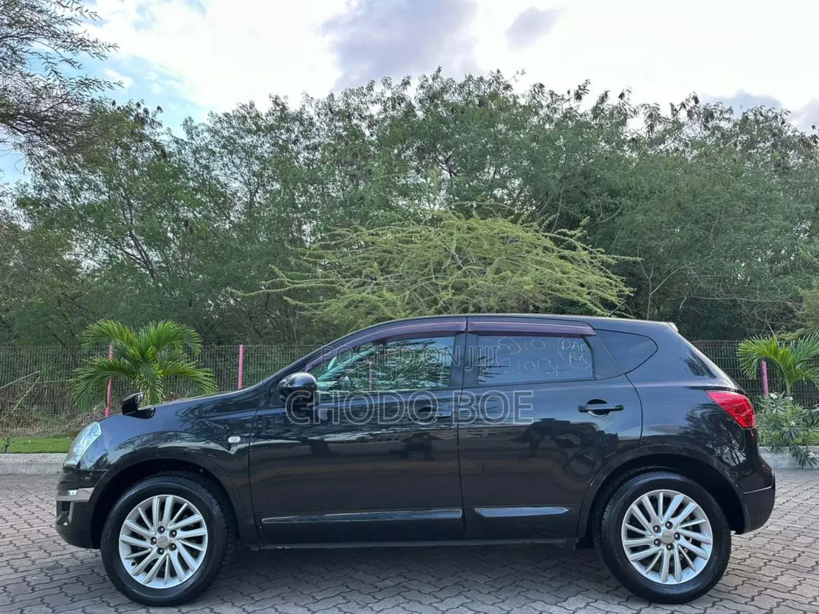 Nissan Dualis 2010 Black