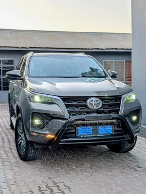 Toyota Fortuner 2.4 D AWD 2022 Gray