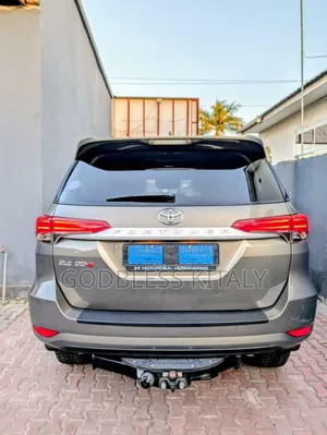 Toyota Fortuner 2.4 D AWD 2022 Gray
