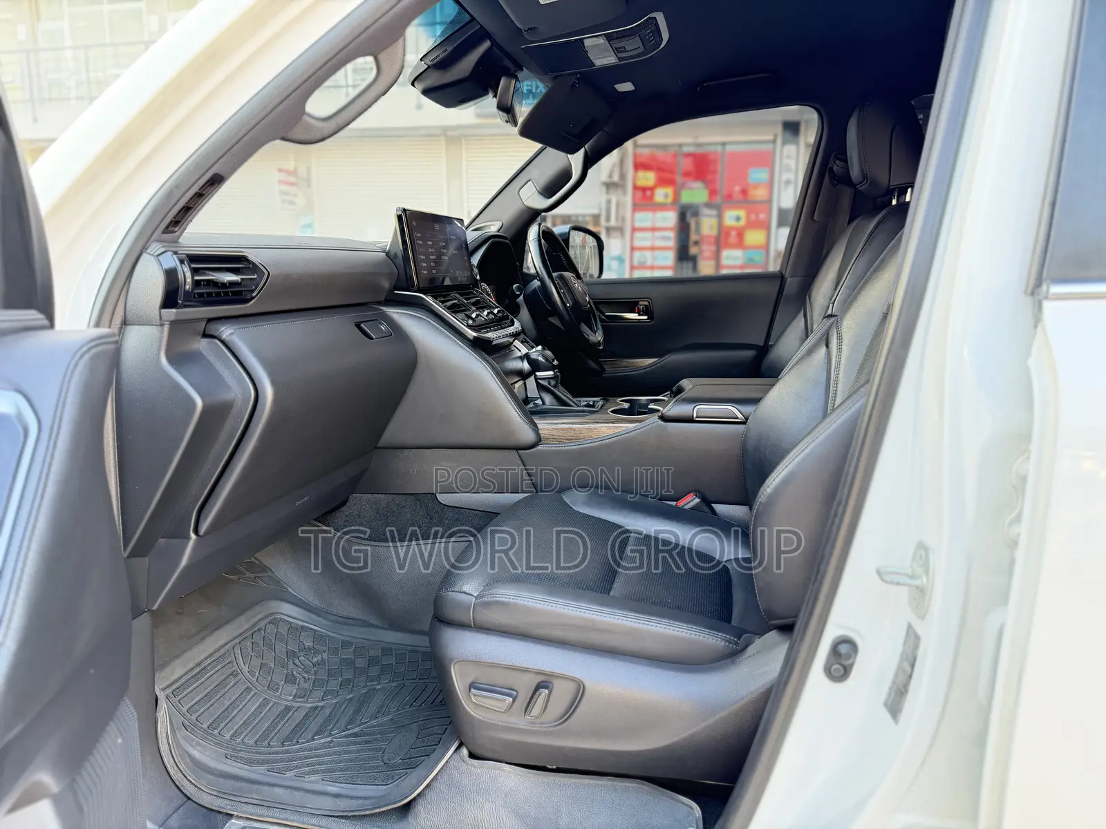 Toyota Land Cruiser LC300 2023 White