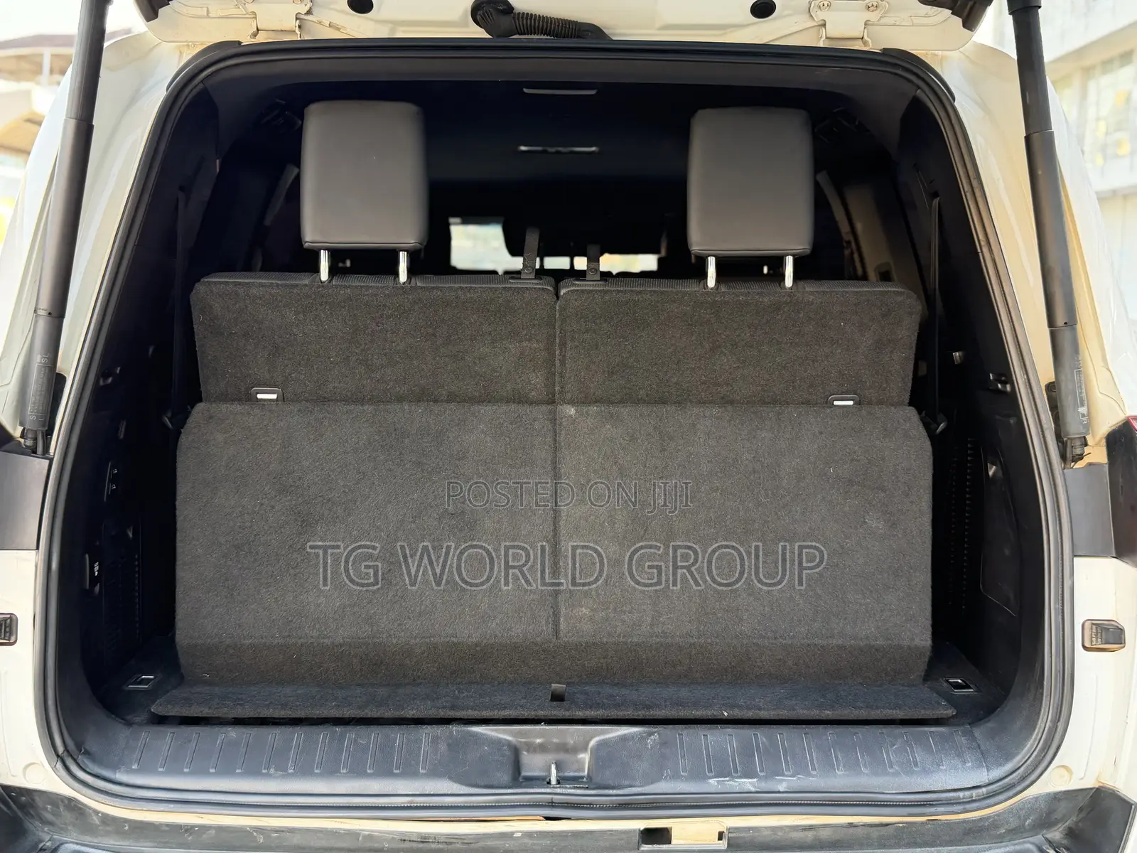 Toyota Land Cruiser LC300 2023 White