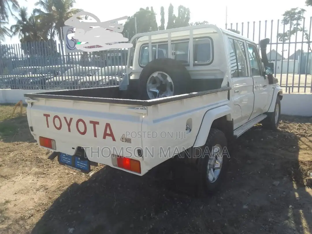 Toyota Land Cruiser 2021 White