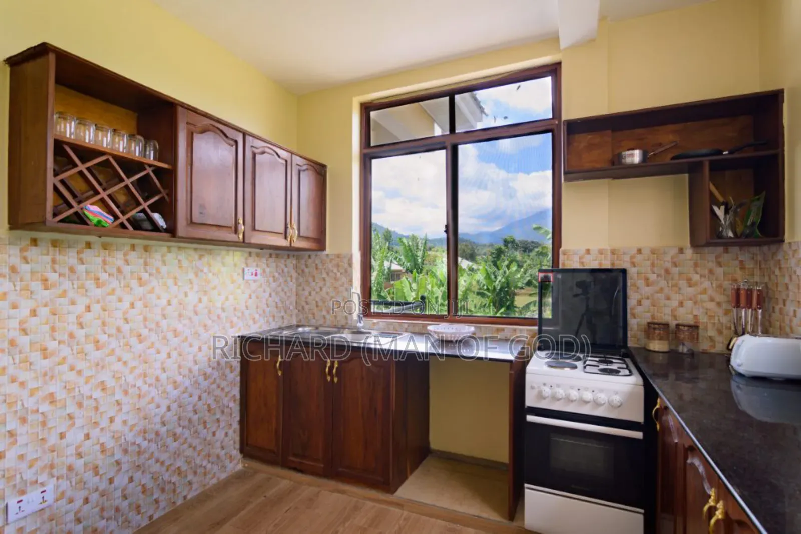 Furnished 6bdrm Apartment in Tengeru for rent