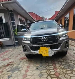 Toyota Hilux 2017 Gray