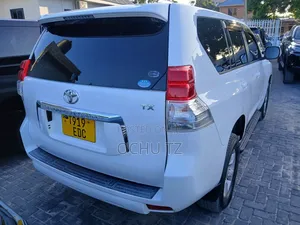 Toyota Land Cruiser Prado 2010 White