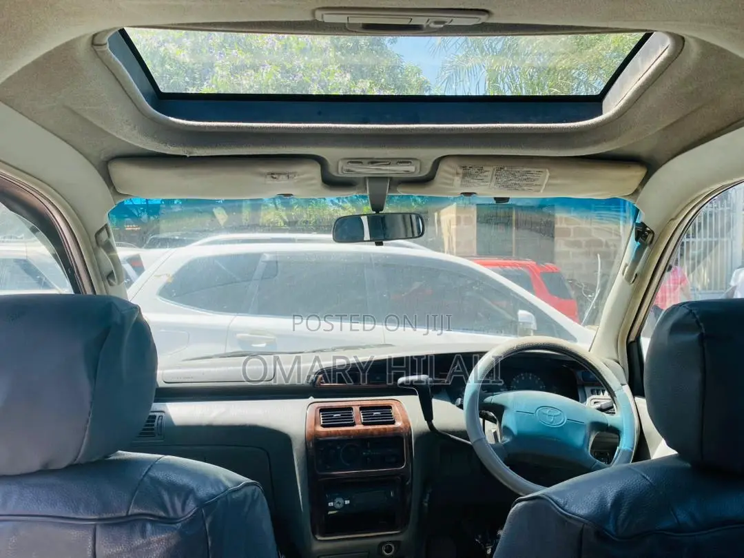 Toyota Noah 2003 Gray