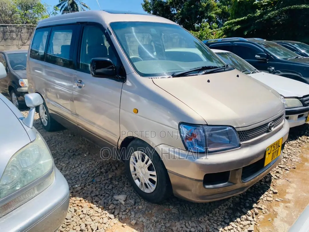 Toyota Noah 2003 Gray