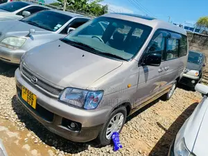 Toyota Noah 2003 Gray