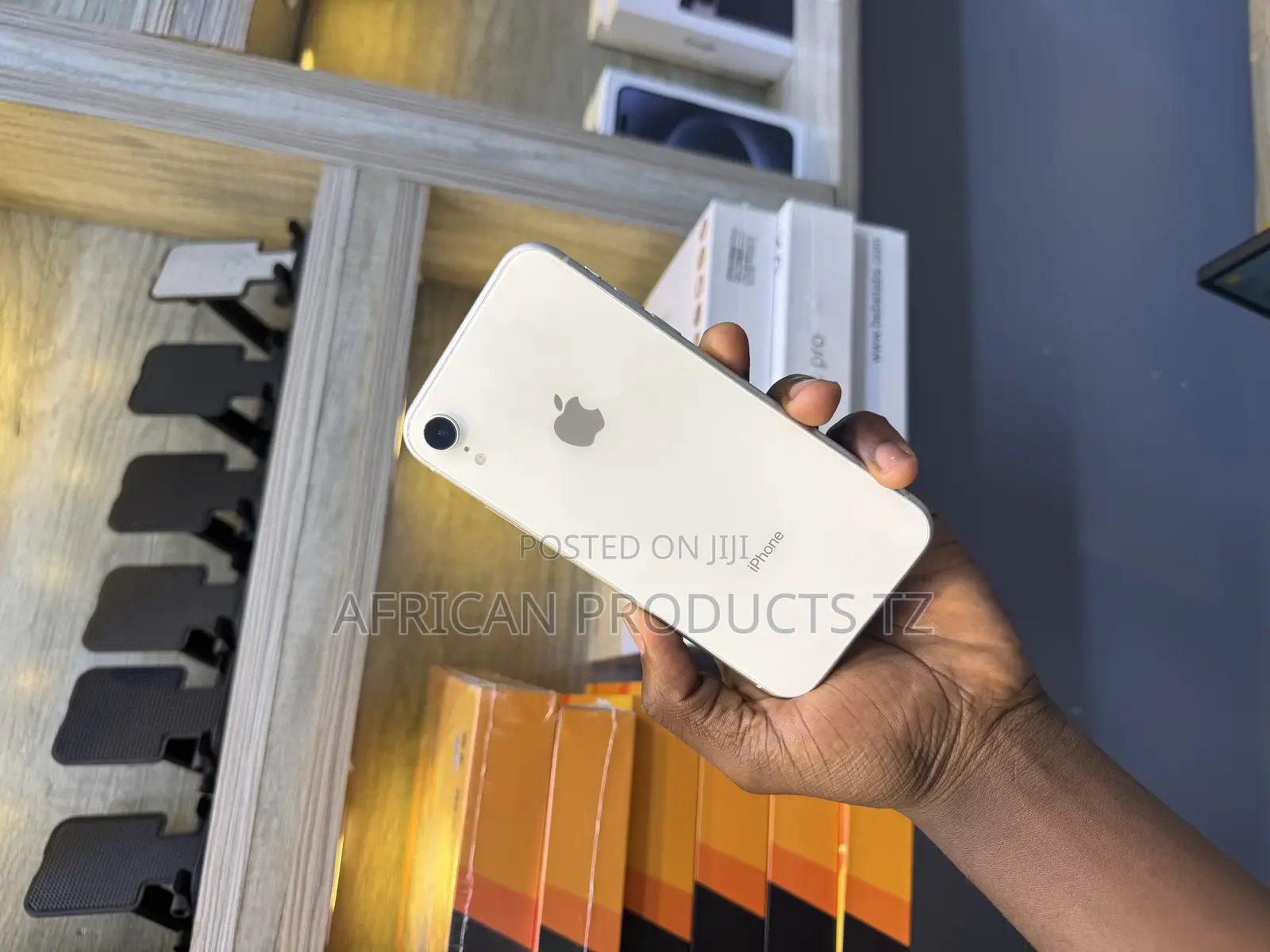 Apple XR 64 GB Silver