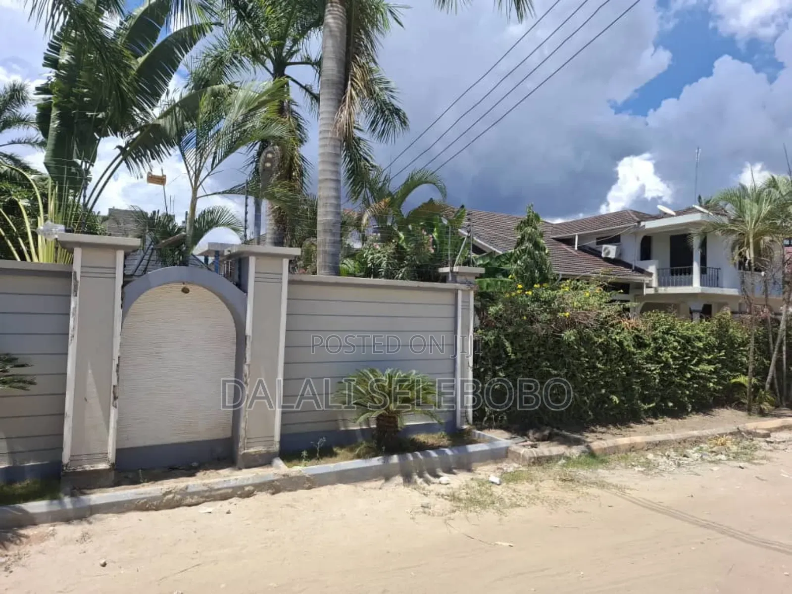 5bdrm Bungalow in Mbezi Beach for sale