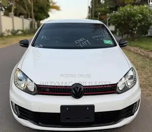 Volkswagen Golf 2011 Off white