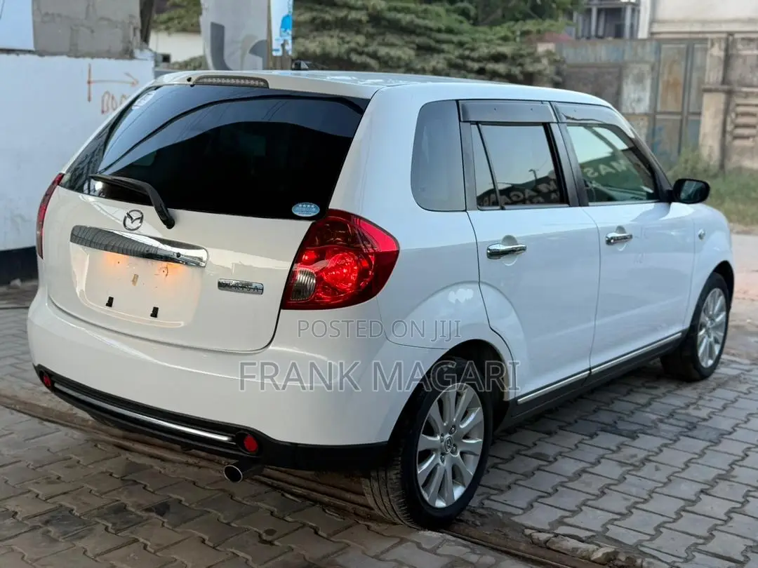 Mazda Verisa 2011 White