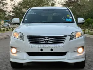 Toyota Vanguard 2010 Off white
