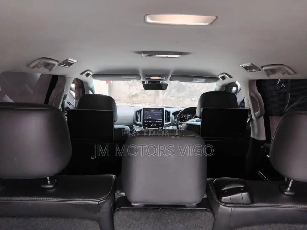 Toyota Land Cruiser 2017 White