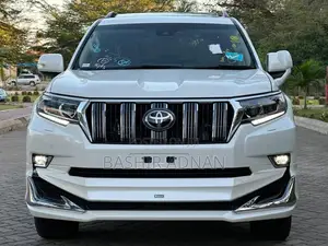 Toyota Land Cruiser Prado 2023 White