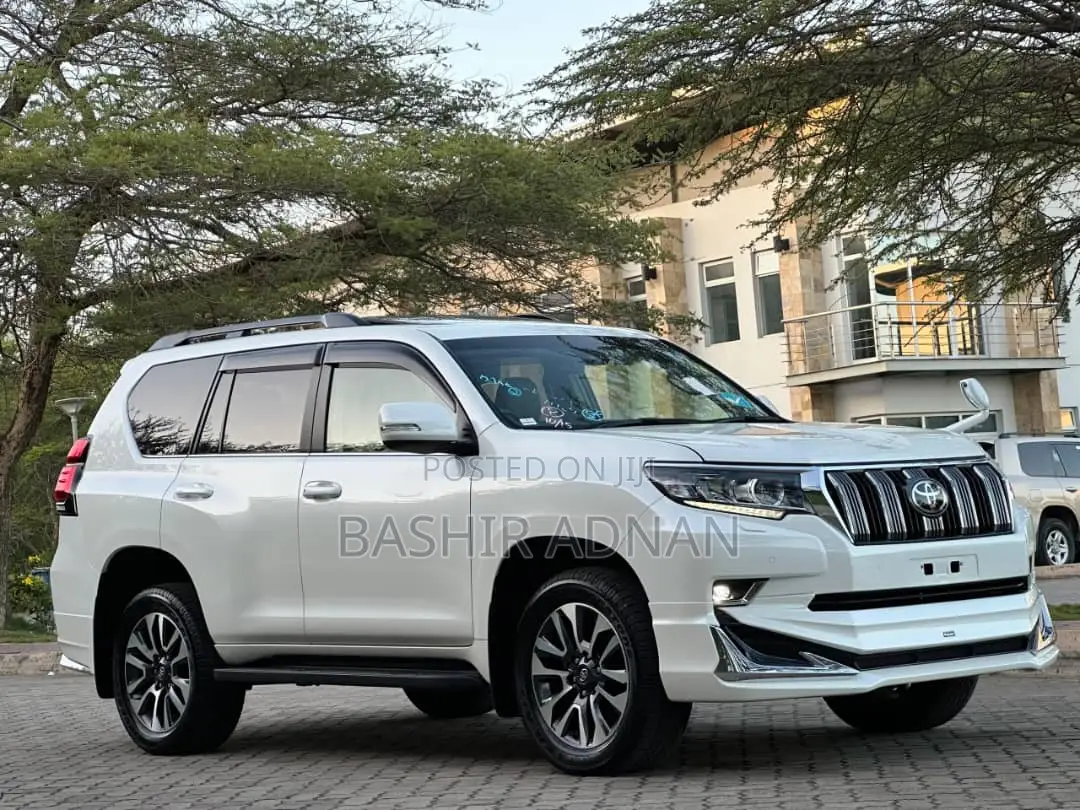 Toyota Land Cruiser Prado 2023 White
