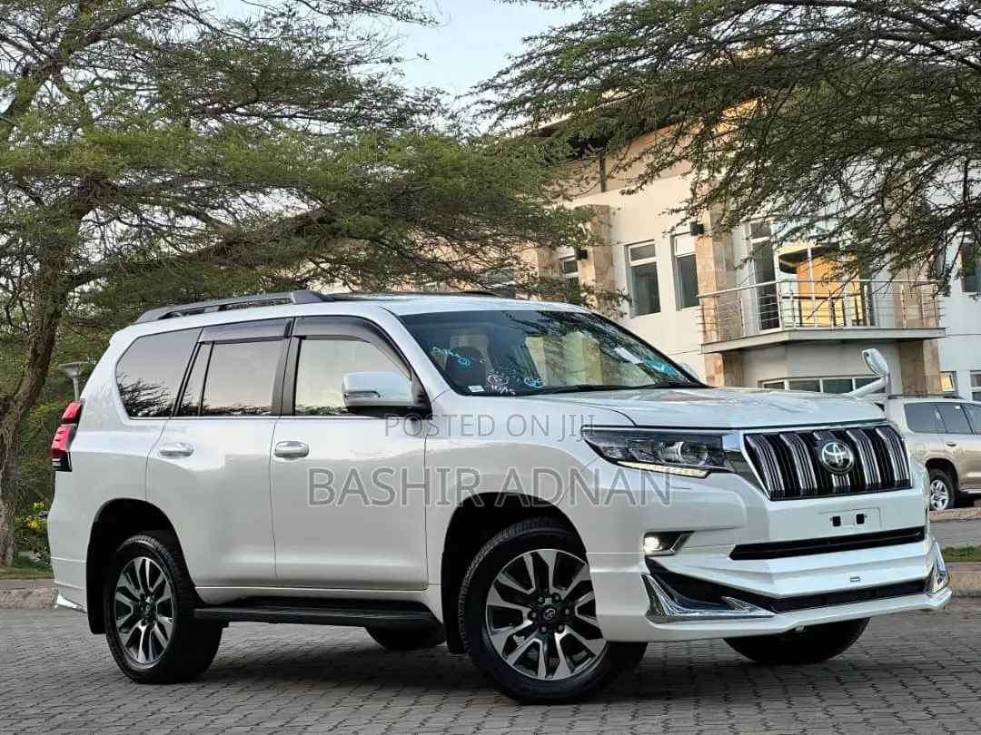 Toyota Land Cruiser Prado 2023 White