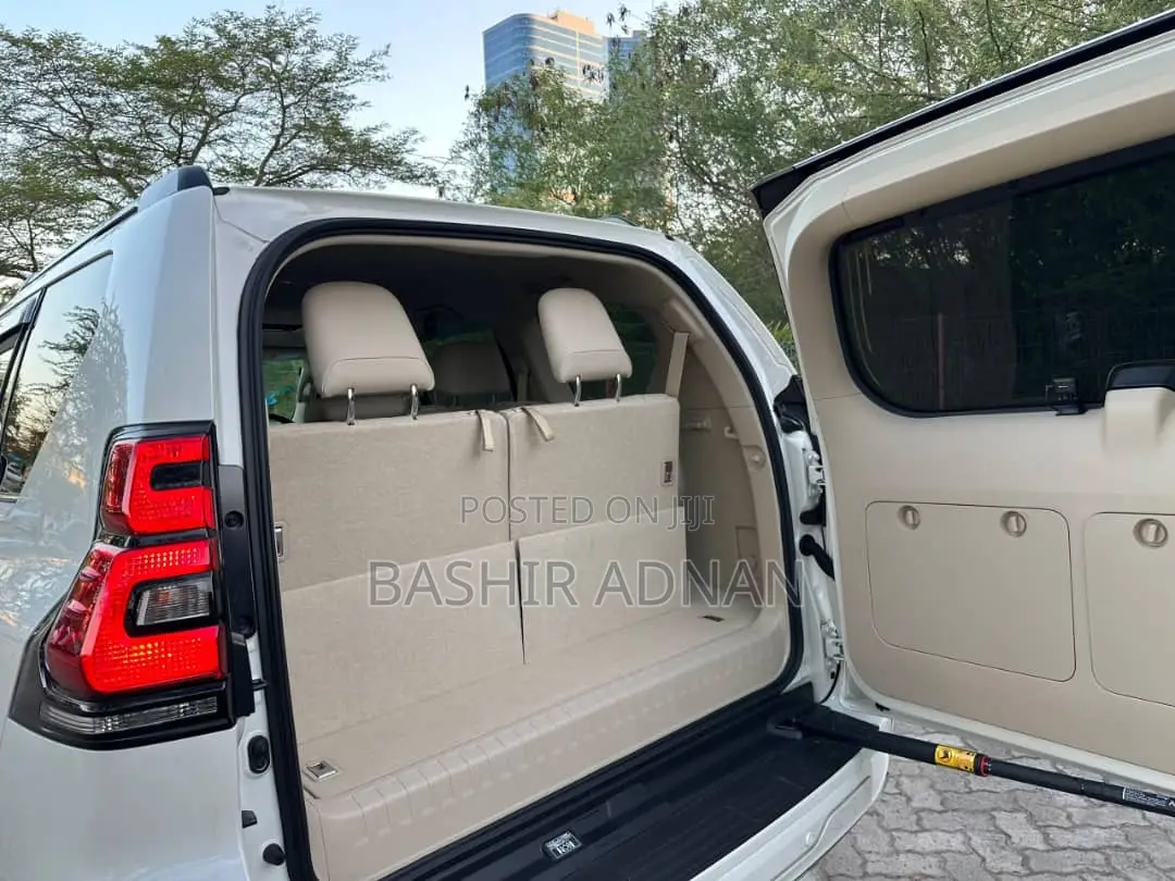 Toyota Land Cruiser Prado 2023 White