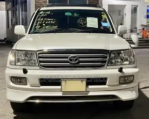 Toyota Land Cruiser 2006 White
