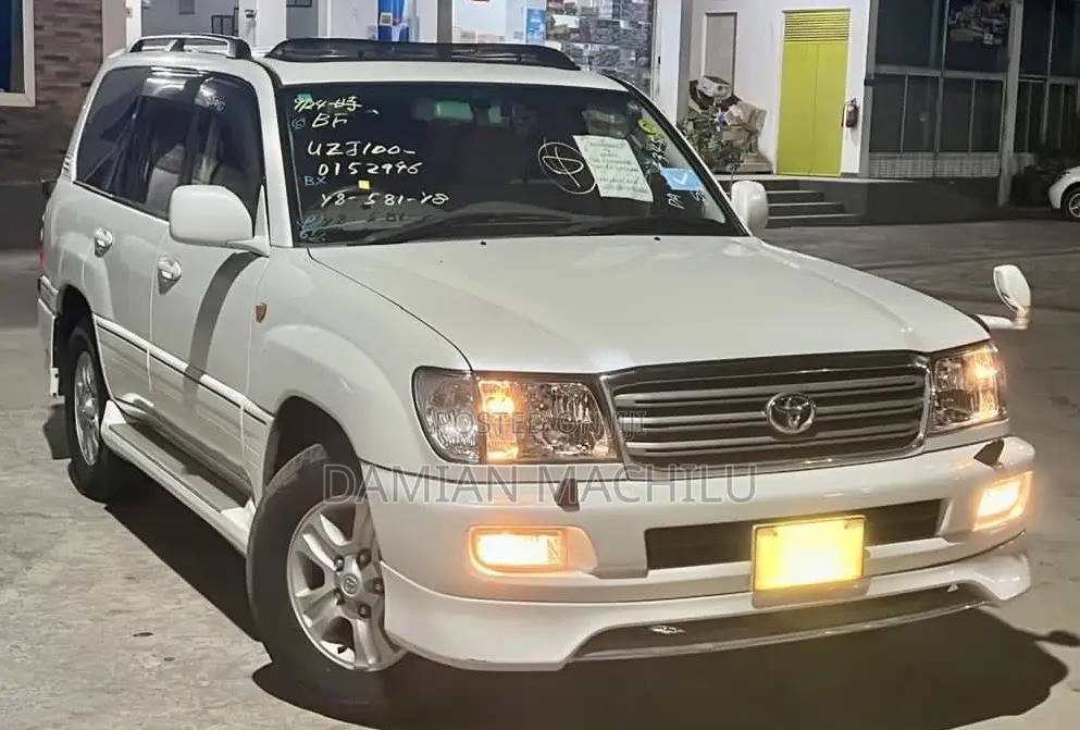 Toyota Land Cruiser 2006 White