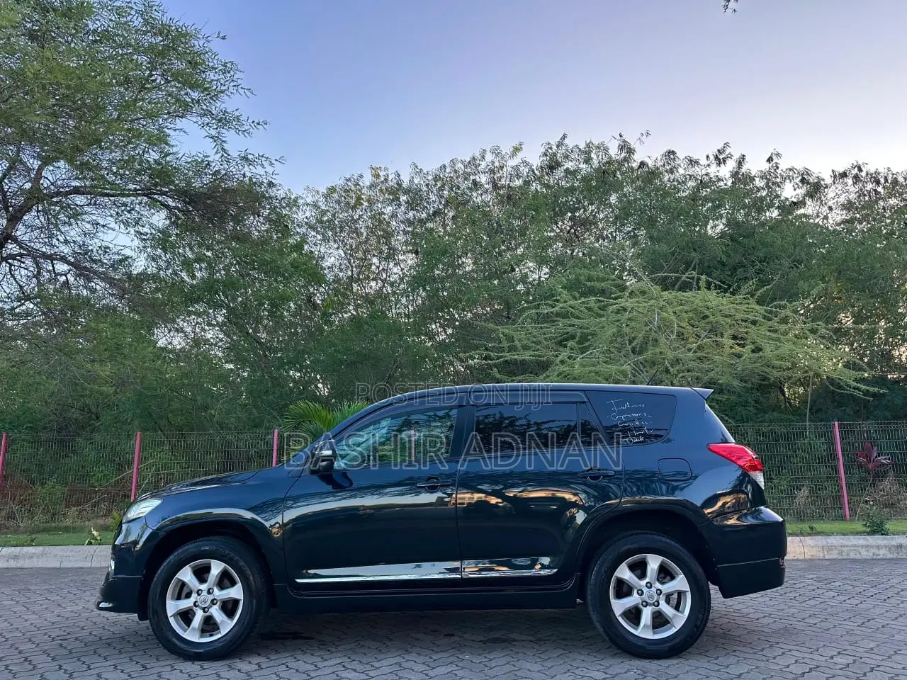 Toyota Vanguard 2010 Blue
