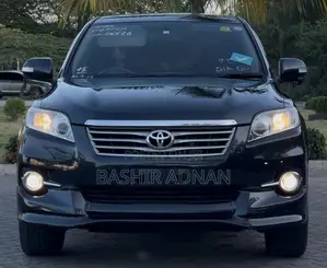 Toyota Vanguard 2010 Blue