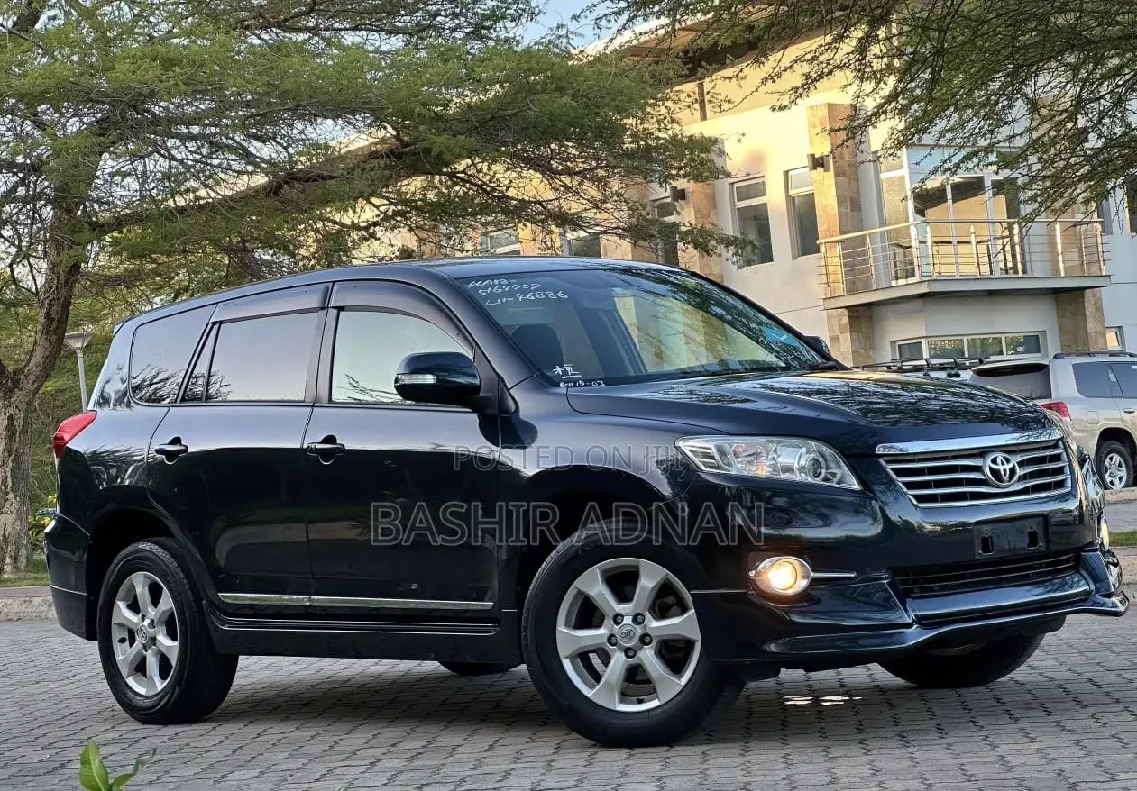 Toyota Vanguard 2010 Blue
