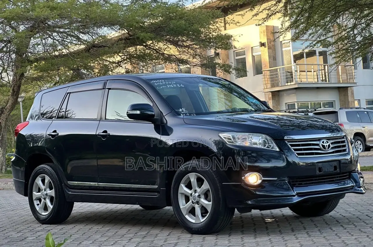Toyota Vanguard 2010 Blue